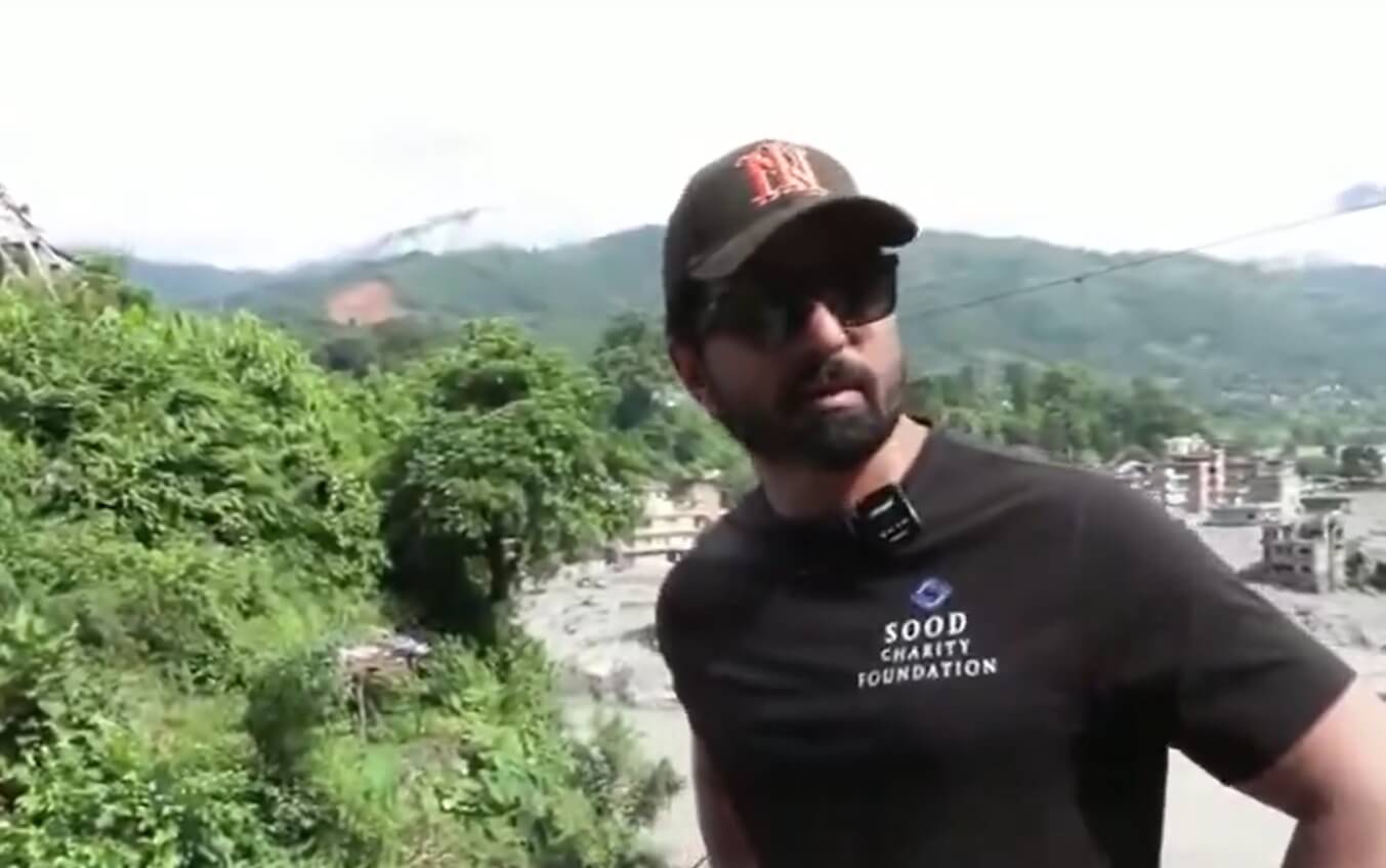 Sonu Sood in Nepal: ਹੜ੍ਹ ਪੀੜਤਾਂ ਦੀ ਮਦਦ ਲਈ ਤ੍ਰਿਸ਼ੂਲੀ ਬਾਜ਼ਾਰ ਪਹੁੰਚੇ ਸੋਨੂੰ ਸੂਦ