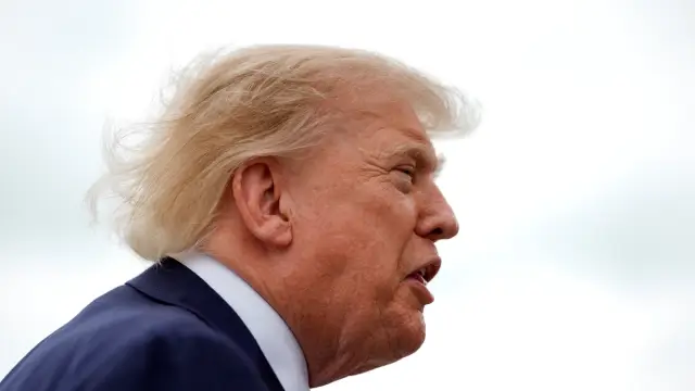 Major US TV Networks Boycott Donald Trump: ਵ੍ਹਾਈਟ ਹਾਊਸ ਅਤੇ ਅਮਰੀਕਾ ਦੇ ਪ੍ਰਮੁੱਖ ਸਮਾਚਾਰ ਅਦਾਰਿਆਂ ਵਿਚਾਲੇ ਚੱਲ ਰਿਹਾ ਵਿਵਾਦ ਉਸ ਵੇਲੇ ਬੇਹੱਦ ਗੰਭੀਰ ਰੂਪ ਅਖ਼ਤਿਆਰ ਕਰ ਗਿਆ, ਜਦੋਂ ਪ੍ਰਮੁੱਖ ਟੀਵੀ ਨੈੱਟਵਰਕਾਂ ਨੇ ਰਾਸ਼ਟਰਪਤੀ ਡੋਨਾਲਡ ਟਰੰਪ ਦੇ ਸਮਾਗਮਾਂ ਦੀ ਸਾਂਝੀ ਕਵਰੇਜ ਅਣਮਿੱਥੇ ਸਮੇਂ ਲਈ ਮੁਅੱਤਲ ਕਰ ਦਿੱਤੀ।