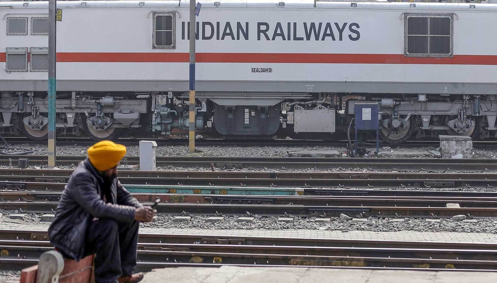 Delhi Protest: ਦਿੱਲੀ ‘ਚ ਜਾਮ ਦੇ ਖ਼ਦਸ਼ੇ ਕਾਰਨ 10 ਅਕਤੂਬਰ ਨੂੰ 4 ਪ੍ਰਮੁੱਖ ਰੇਲ ਗੱਡੀਆਂ ਰੱਦ; ਰੇਲਵੇ ਵੱਲੋਂ ਮੁਸਾਫ਼ਰਾਂ ਨੂੰ ਅਗਾਊਂ ਜਾਂਚ ਦੀ ਸਲਾਹ
